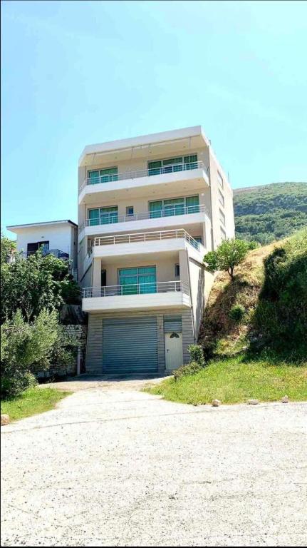 Ulliri Guest House - B&B Valona