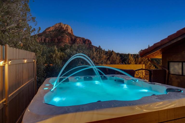 Mammoth Rock Splendor Family Home-Close to town, Huge Spa & Game Room - B&B Sedona