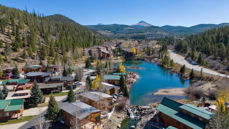 2BR Riverside Cabin Near Trails with Hot Tub Access - B&B Breckenridge