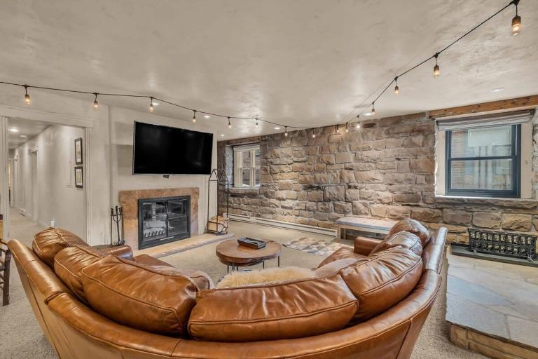 Rustic 2BR Steps from Main St - B&B Park City