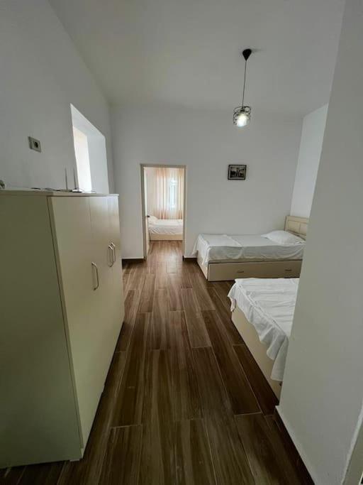 Perdja Apartment III - B&B Velipojë