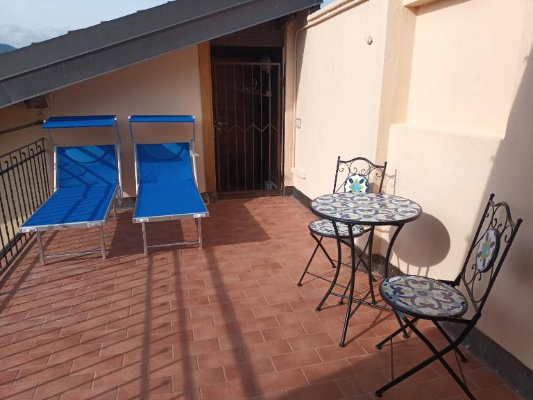 LaPimpaLUINO - Bed and Breakfast Luino
