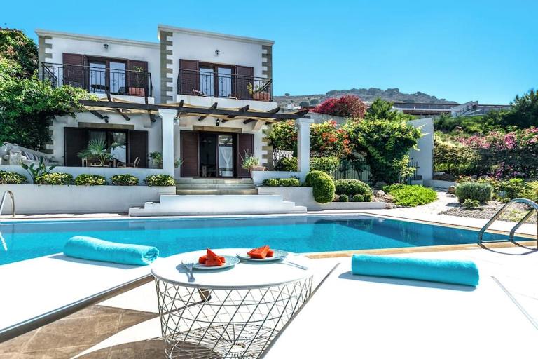 Villa Sunshine very close to the beach - B&B Lindos