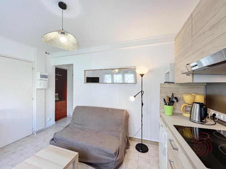 Charmant T2 avec terrasse Sud, parking, WiFi, animaux acceptés - proche thermes et centre Lamalou - FR-1-451-192 - Chambres d'hôtes Lamalou-les-Bains