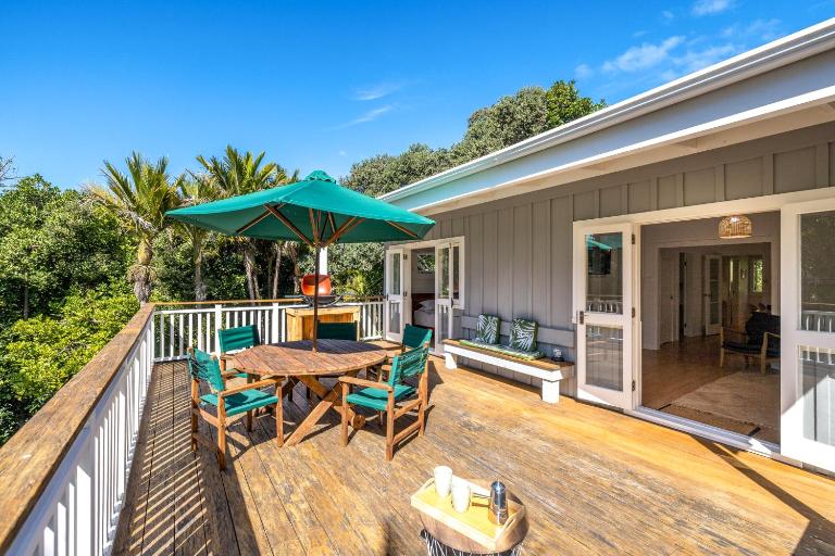 Nikau Cottage - Palm Beach Holiday Home - B&B Palm Beach