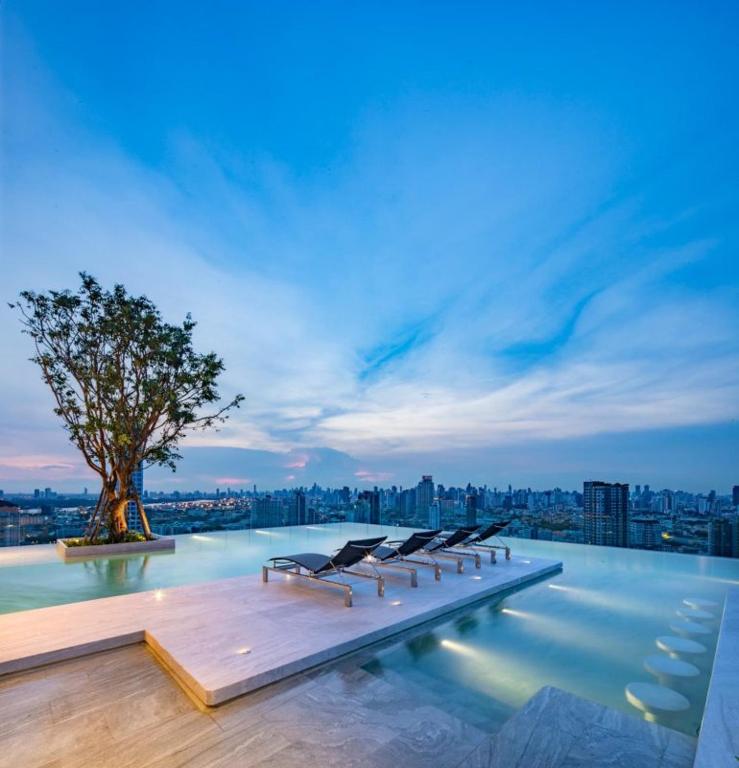 Modern condo nr BTS ONNUT WIFI - B&B Bangkok