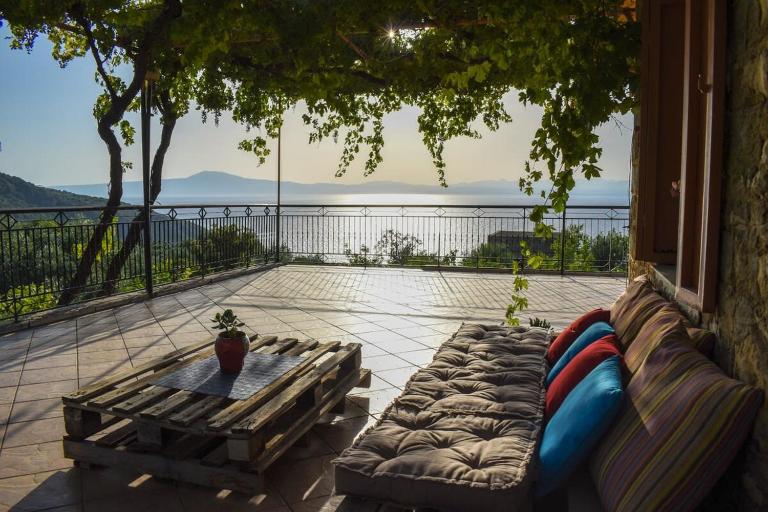 Coastal Stone Residence with Spectacular Scenery - B&B Kitries