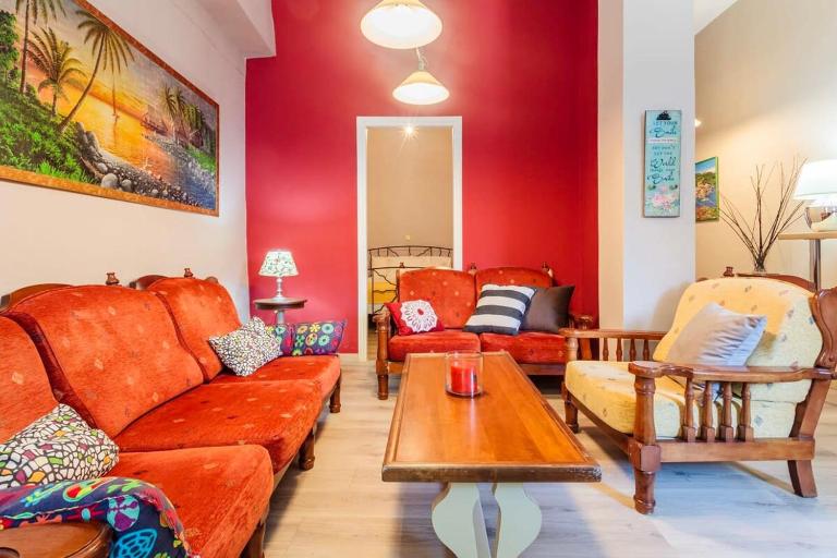 Kalamata Rose Nest - Urban Comfy Escape - Bed and Breakfast Kalamata