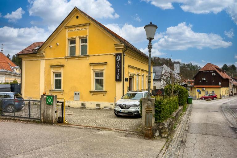 Apartments Jantar - Bed and Breakfast Novo mesto