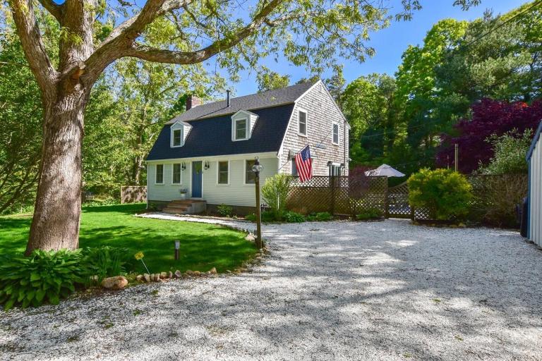 Stunning Home with Wet Bar Dog Welcome! - B&B Brewster