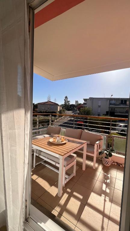 Appartement 2 chambres dans résidence avec piscine et parking - B&B La Ciotat