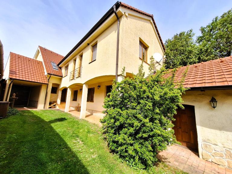 Penzión Villa Agnes - B&B Smolenice
