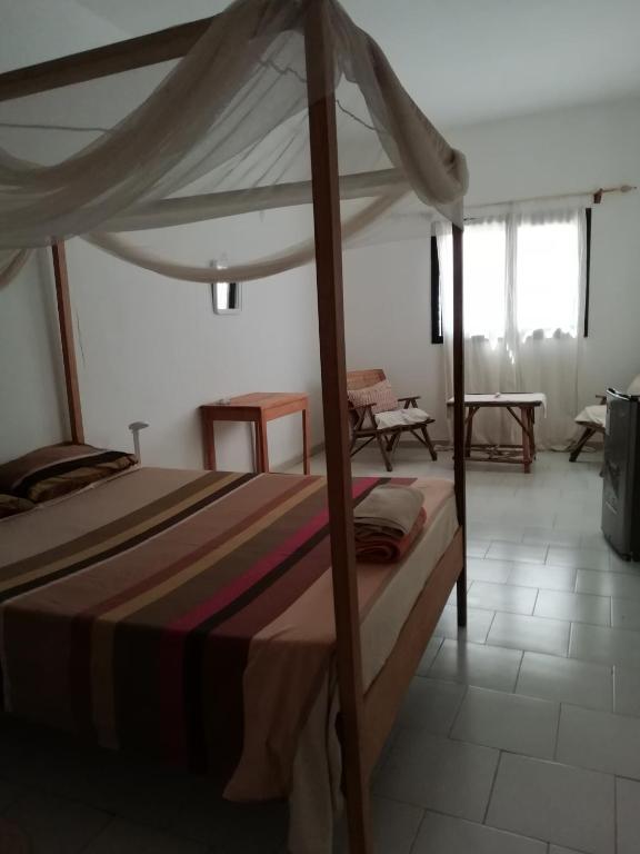 Maison Manour Chambre espacée et climatisée - B&B Mbour