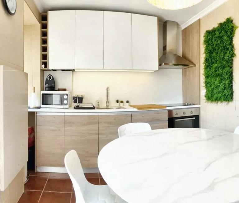 Comfortable House in Lamego with Unfenced Garden - Chambres d'hôtes Lamego
