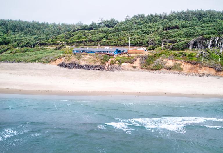 Moolack Shores Inn - Bed and Breakfast Newport