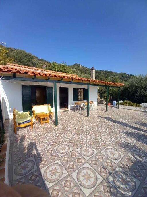 Villa Savvas - Ferienwohnung Paralia Vrachou