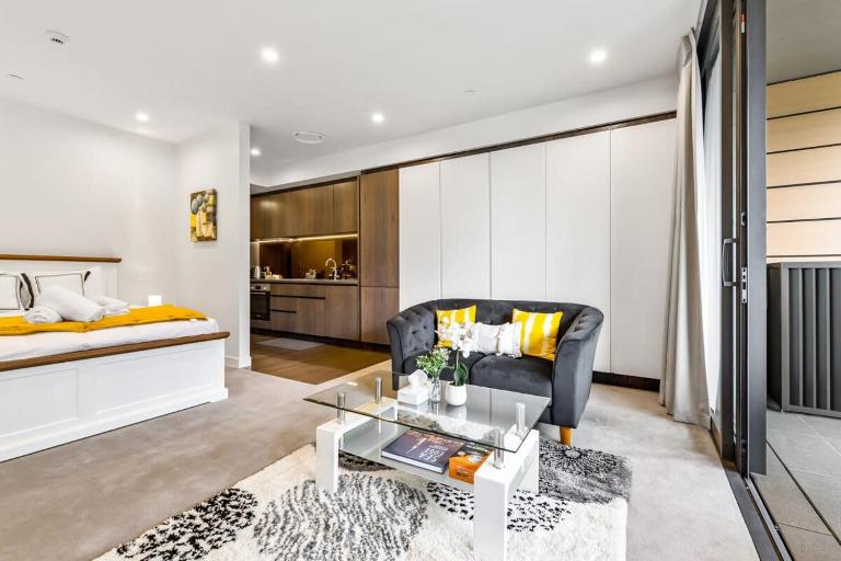 Wonderful Wynyard Quarter studio by Zodiak Stays - B&B Auckland