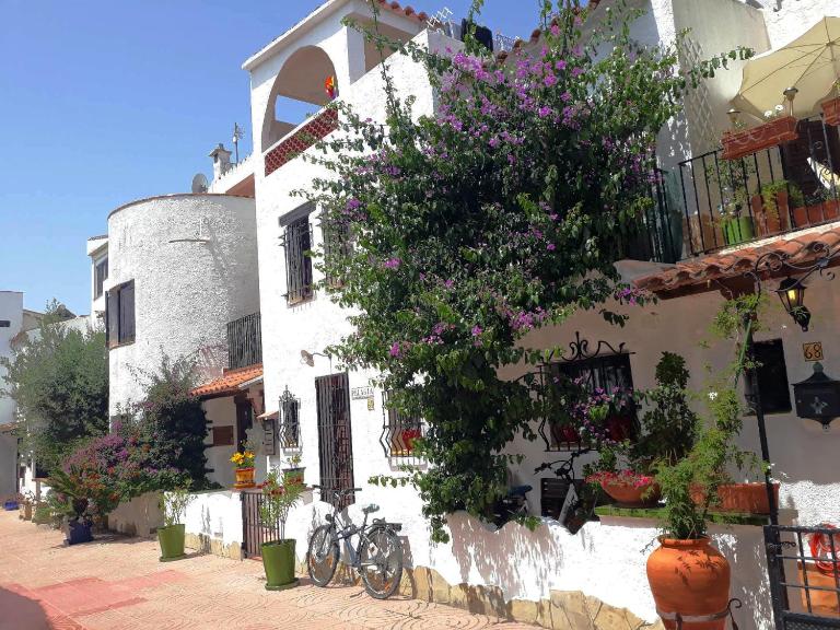 Casa Pelagia, maison de pêcheur avec amarre, séjour cinq nuits minimum - Ferienwohnung Empuriabrava