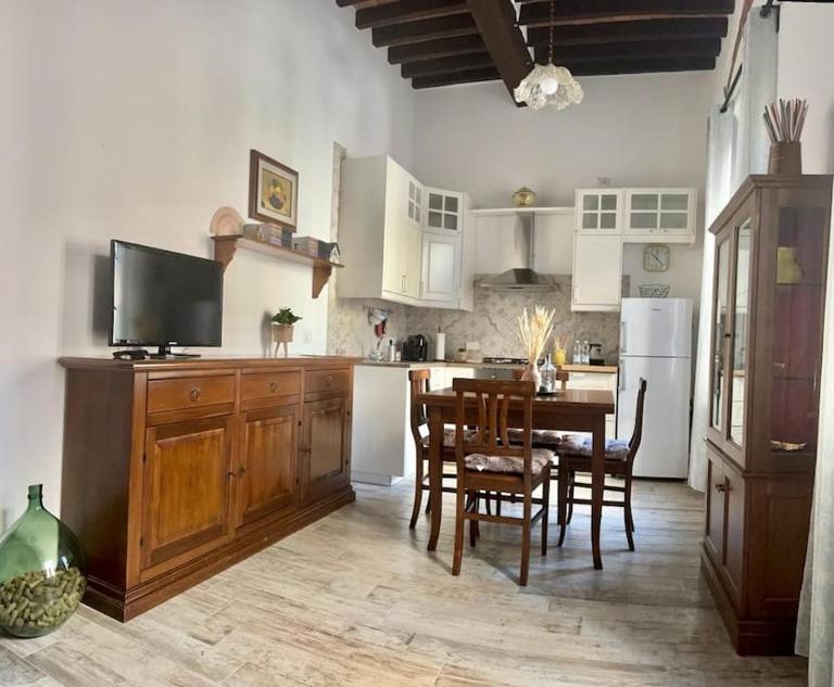 La Casa degli Artisti, appartamento in centro storico - B&B Montepulciano