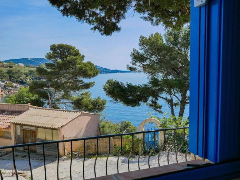 Maison bord de mer vue exceptionnelle avec accès privé - B&B Carqueiranne