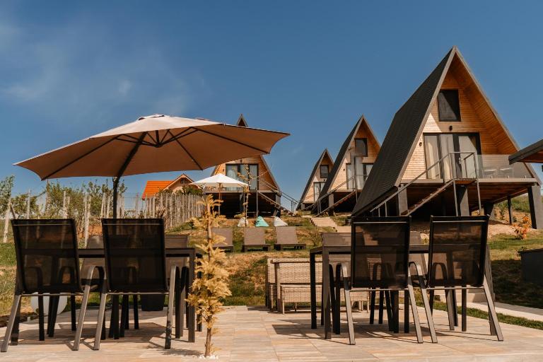 CAVO VILLAGE- Cabins Rental Băile 1 Mai - Bed and Breakfast Rontău