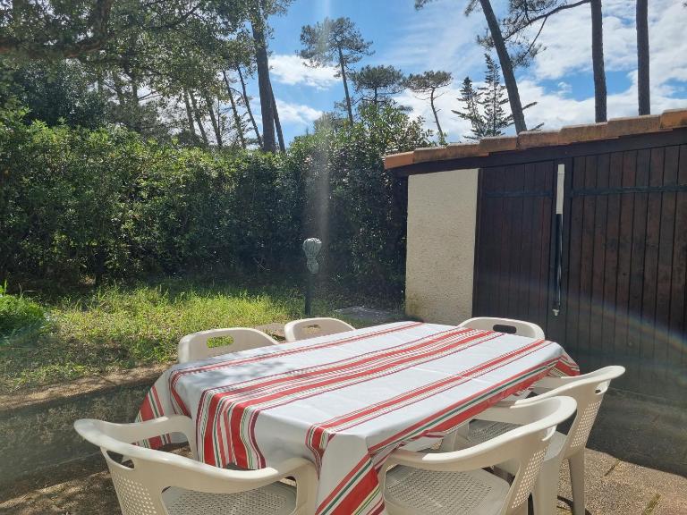 Villa à Seignosse: Plage à pied, Terrasse, 3 Chambres, Quartier calme - FR-1-239-1036 - B&B Seignosse