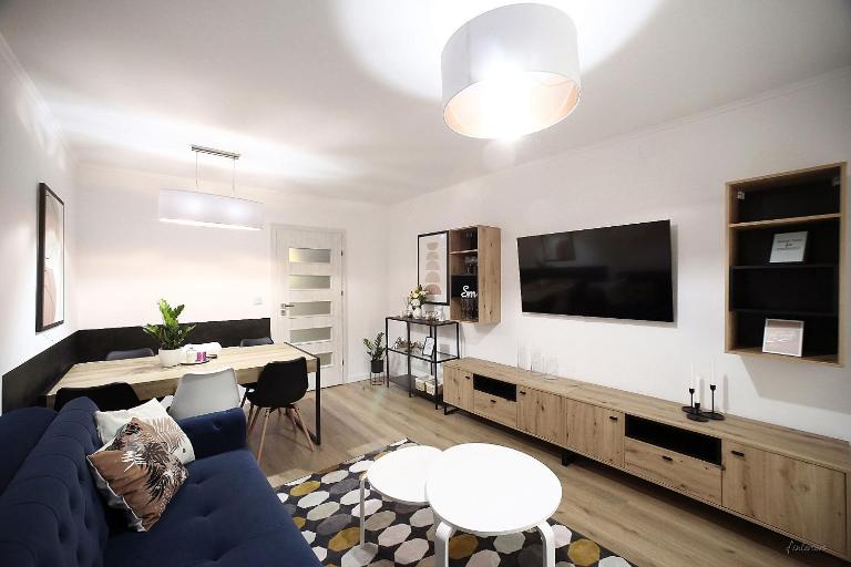 Raul’s apartament - 3 rooms - Ferienwohnung Neumarkt am Mieresch