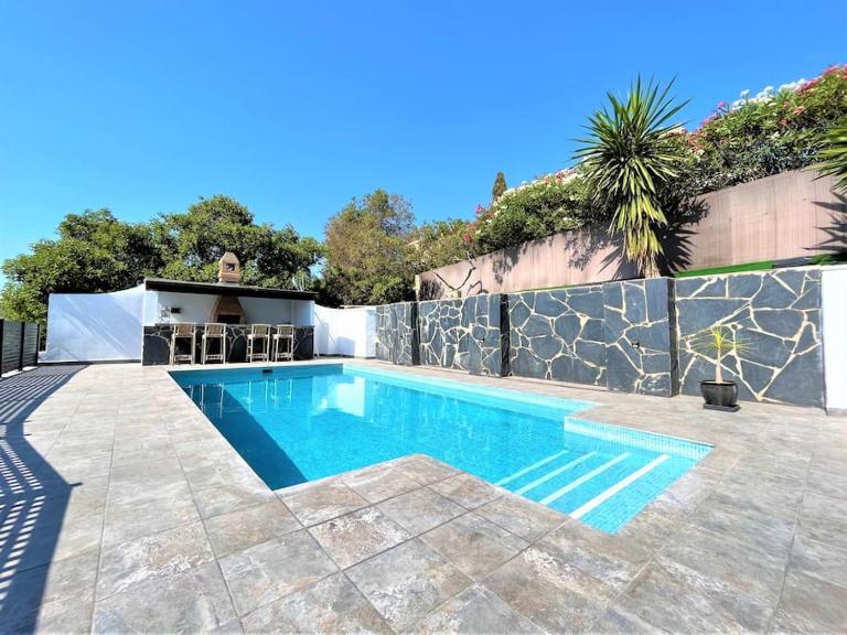 Villa Cortés - 20 Minutes From Puerto Banús - B&B Estepona
