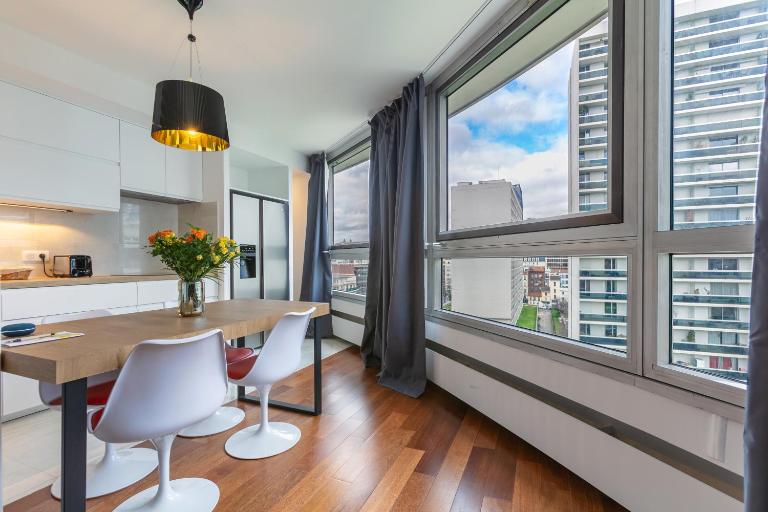 Comfortion Zaira - Suite de luxe avec vue sur la Défense - B&B Puteaux