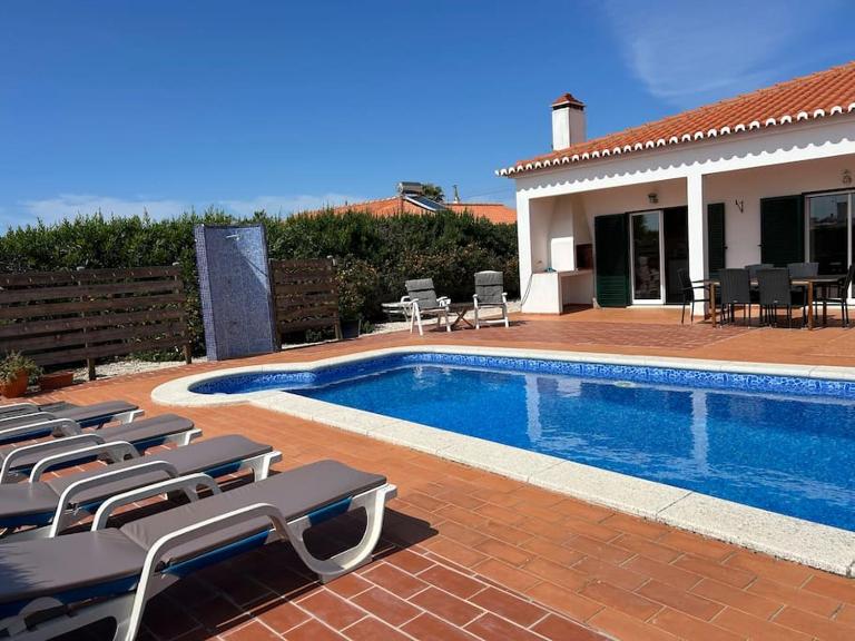 Casa Lina - villa with garden and pool by Lisbeyond - B&B Aljezur