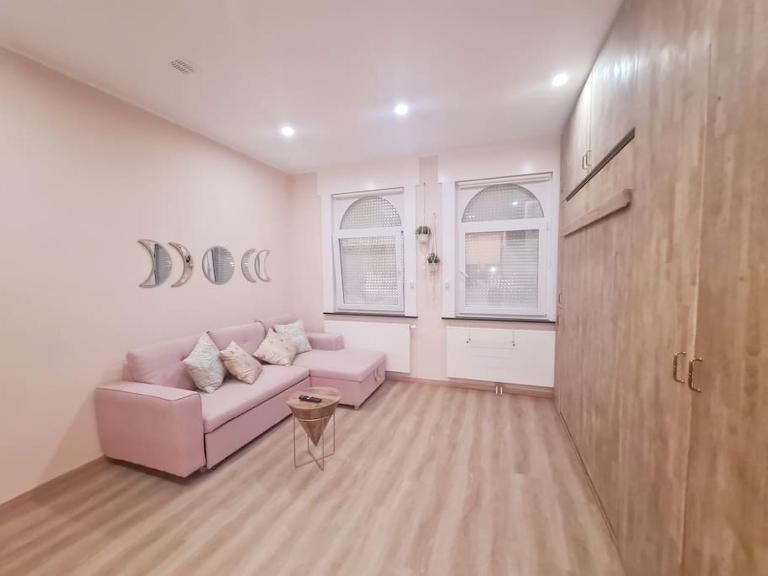 Magnolia Pink Studio New and fully equipped - Bed and Breakfast Brussel