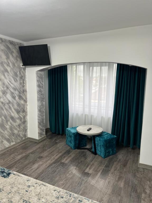 Green Apartament - Ferienwohnung Târgu Jiu