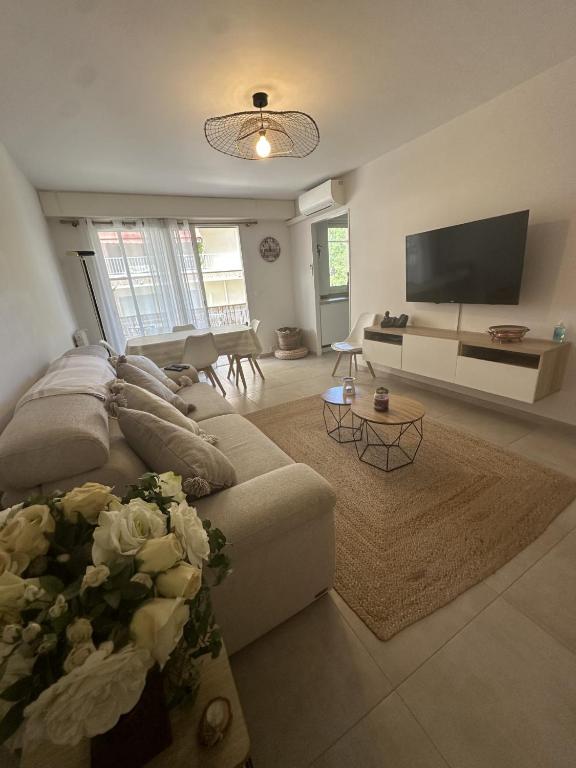 Bel appartement, sans mauvaises surprises - B&B Juan-les-Pins