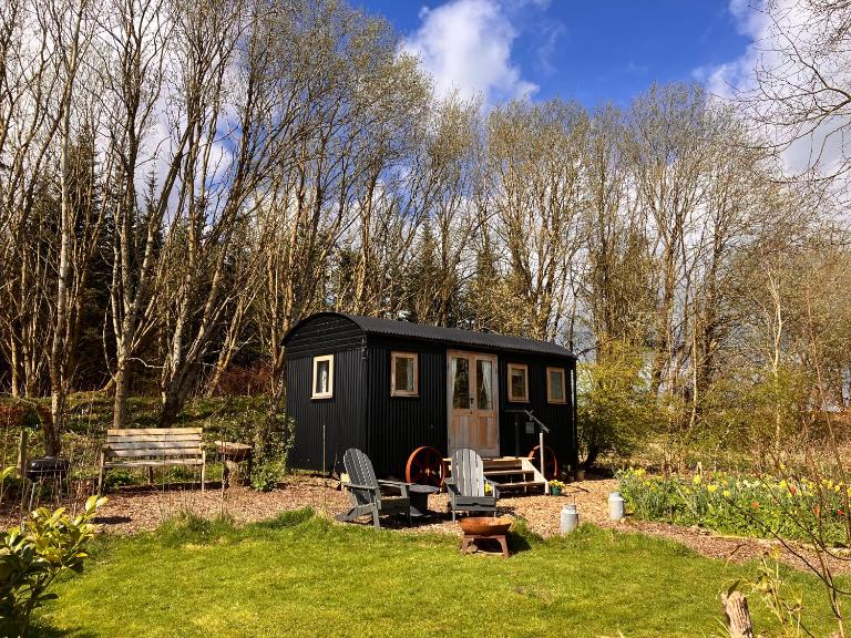 Archie the shepherd’s hut - B&B Penruddock