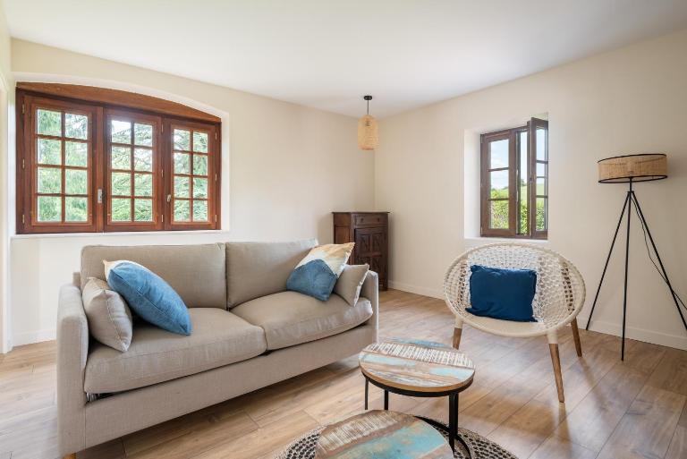 Pépoule - Appartements avec vue sur les monts du Beaujolais - Ferienwohnung Poule-les-Écharmeaux