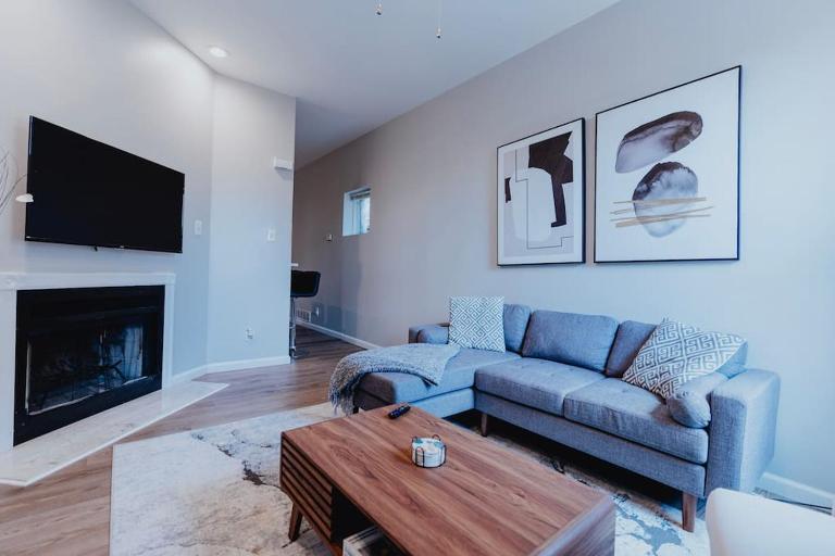 2B-1B Work & Play De WFH Setup Near City Fun - Bed and Breakfast Soulard