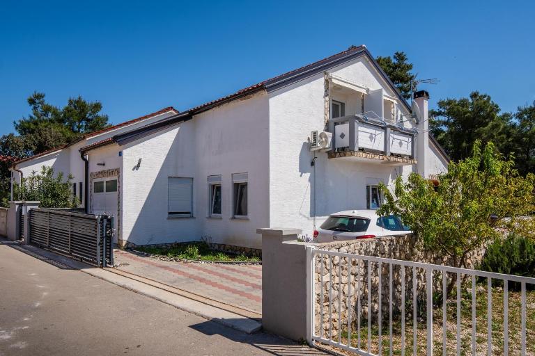 Apartments Baltic - Bed and Breakfast Vir