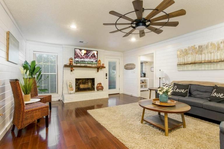 Gorgeous Alabama Home 4 Miles to Stadium Sleeps 8 - B&B Tuscaloosa