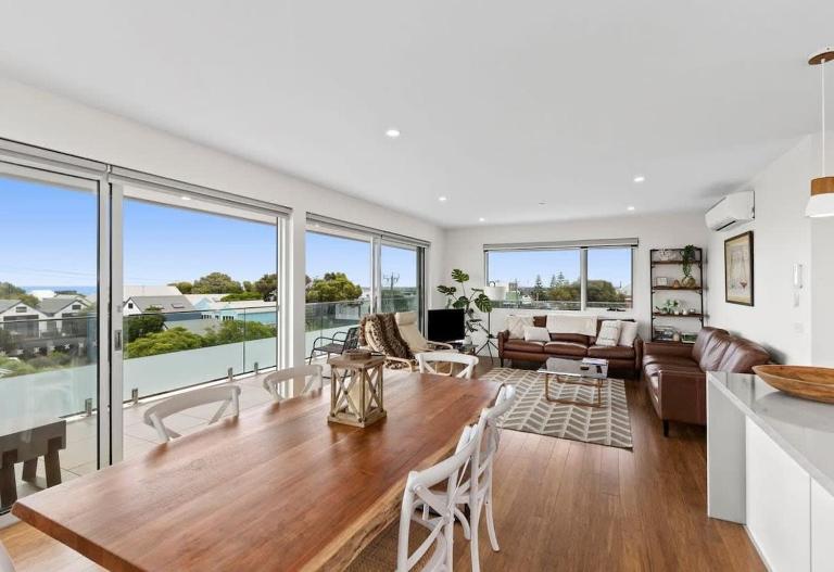 Penthouse Spectacular Ocean Views From Every Room - Bed and Breakfast Ocean Grove