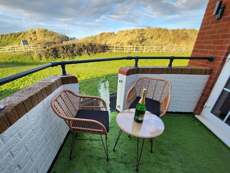 THE Beach House - B&B Prestatyn