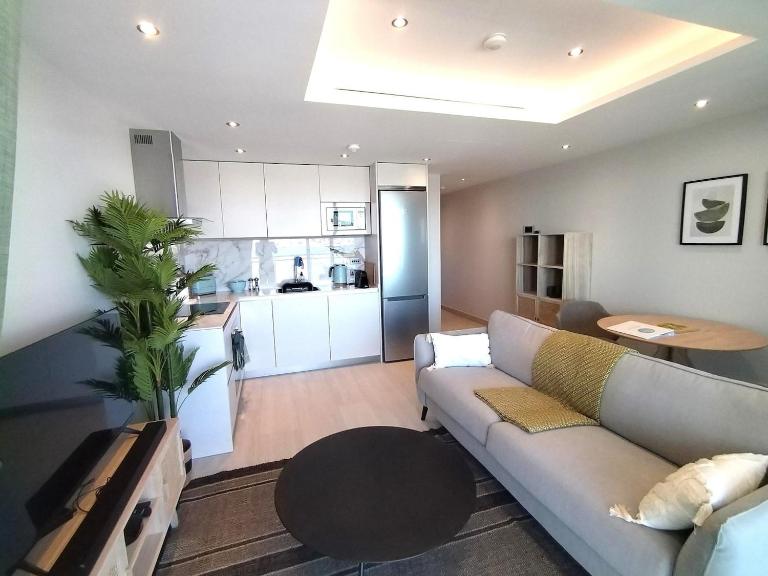 Marina Club Luxury private studio with Pool and incredible views - B&B Gibilterra