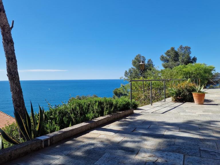 Appartamento in Villa Mimosa - Ferienwohnung Cervo