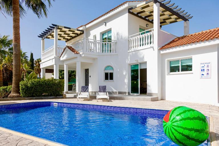 Villa YOLO with Private Pool, Coral-Bay - B&B Pégeia