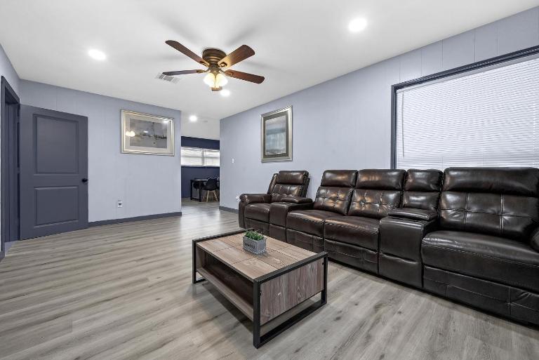 Remodeled Home near NRG, Downtown, Medical Center sleeps10 - B&B Houston