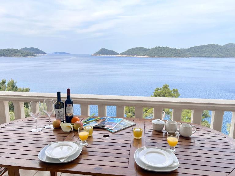 Terrace studios with panoramic seaview - B&B Ubli