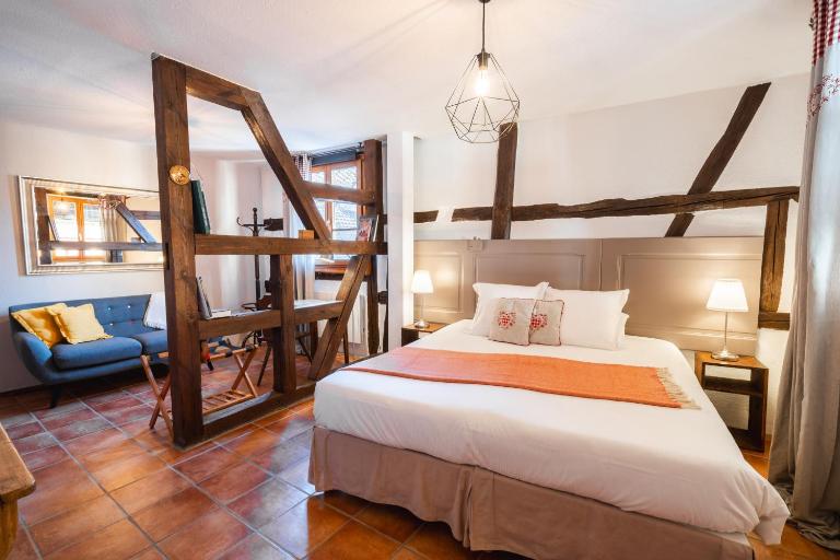 Les Suites - La Cour St Fulrad - B&B Saint-Hippolyte