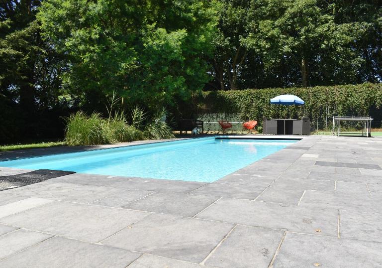 Rural Studio with Shared Pool, Large Gardens & Tennis, Dog Friendly! Chichester Holiday Properties - B&B Chichester