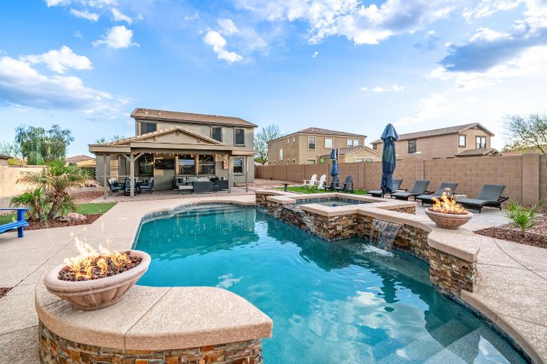Pool & Patio: Family-Friendly Goodyear Home! - Bed and Breakfast Liberty