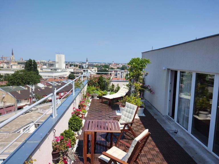 Penthouse apartment - Ferienwohnung Novi Sad