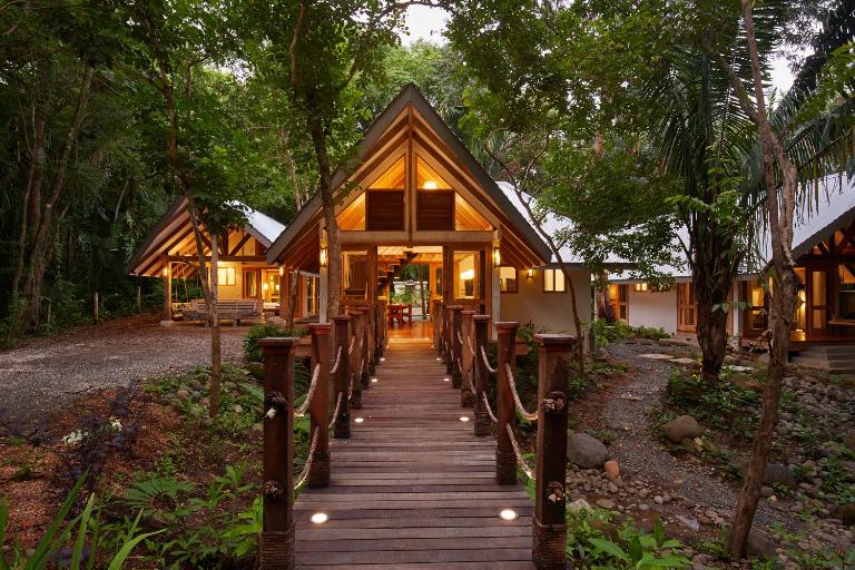 Casa Ananda a Bali Inspired Home - B&B Nosara